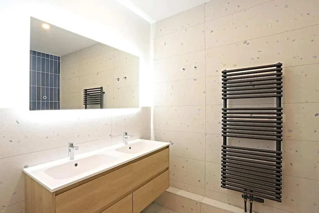 Charmant Appartement 8 Personnes Avec Sauna Paris Apartment