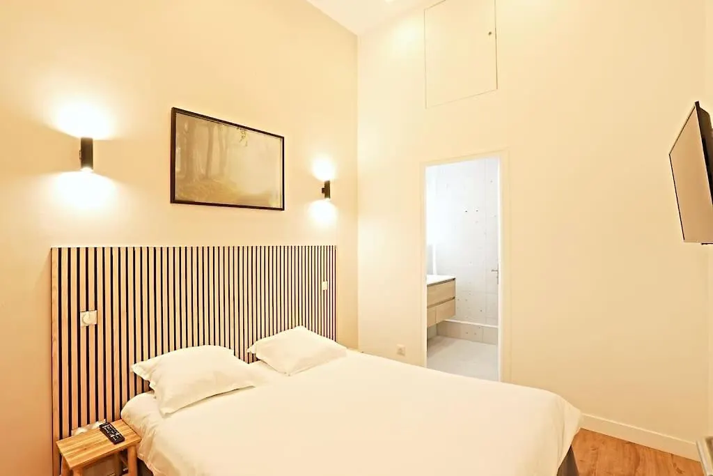 Charmant Appartement 8 Personnes Avec Sauna باريس شقة